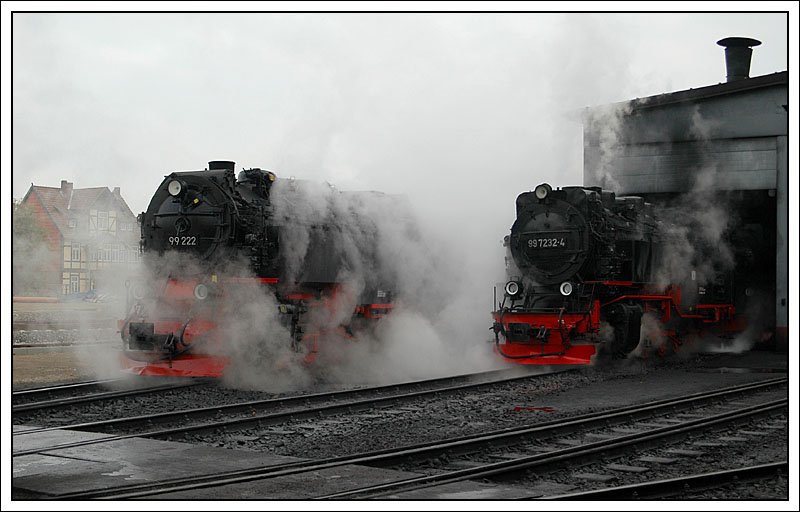 10.10.2007, 8:03. Noch stehen die Loks der HSB im Depot in Wernigerorde, und werden fr den anstehenden Tag gerstet.