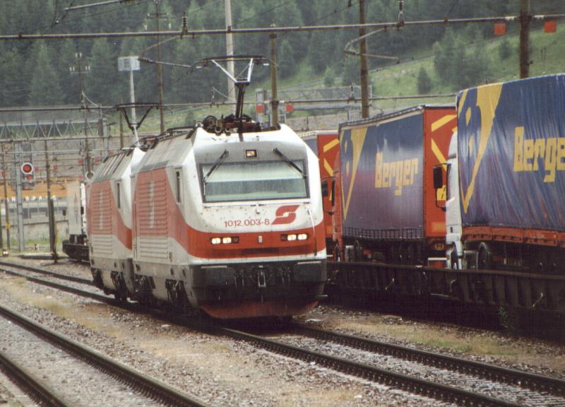 1012 003-8 im Bahnhof Brenner Juli 2001