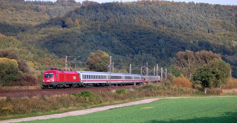 1016 009 mit dem IC 2082  Knigssee  am 26.9.2009 bei Freden. Aufgrund von Bauarbeiten auf der KBS 351 umgeleitet.