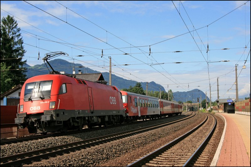 1016 010 bringt den REX 1507  betriebliche-altersvorsorge.at  (netter Name fr einen Zug) von Innsbruck Hbf zurck nach Schwarzach St.Veit. (05.07.2008)
