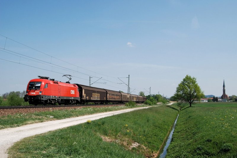 1016 017 mit einem Gterzug bei bersee (27.04.2007)