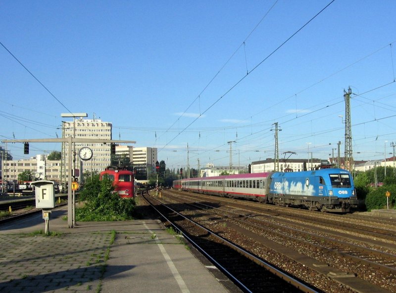 1016 023 (Kyoto) mit EC 111 in M�nchen Ost (17.08.2006)