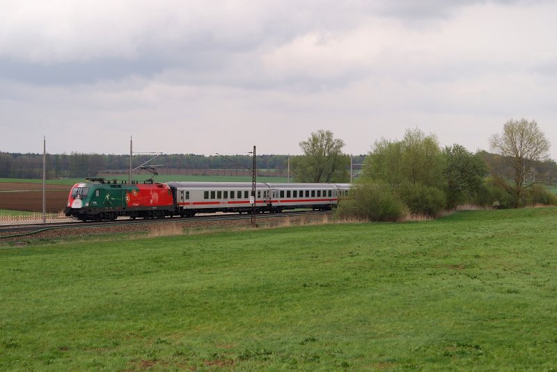 1016 025  (EM Portugal) mit IC 2082 bei Mammendorf (18.04.2009)