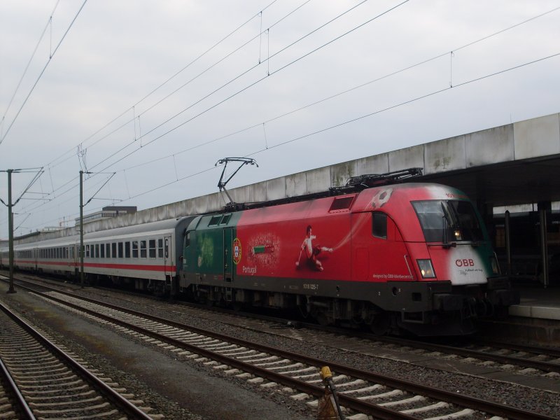 1016 025 mit dem IC 2082(Knigsee) Von Berchtesgarden nach Hamburg Altona in Hannover HBF am 18.04.2009 