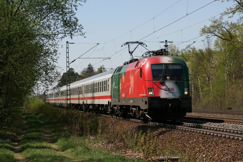 1016 025 (Portugal Taurus) mit IC 2083  K�nigssee  am 19.04.2009 in Haar (bei M�nchen).