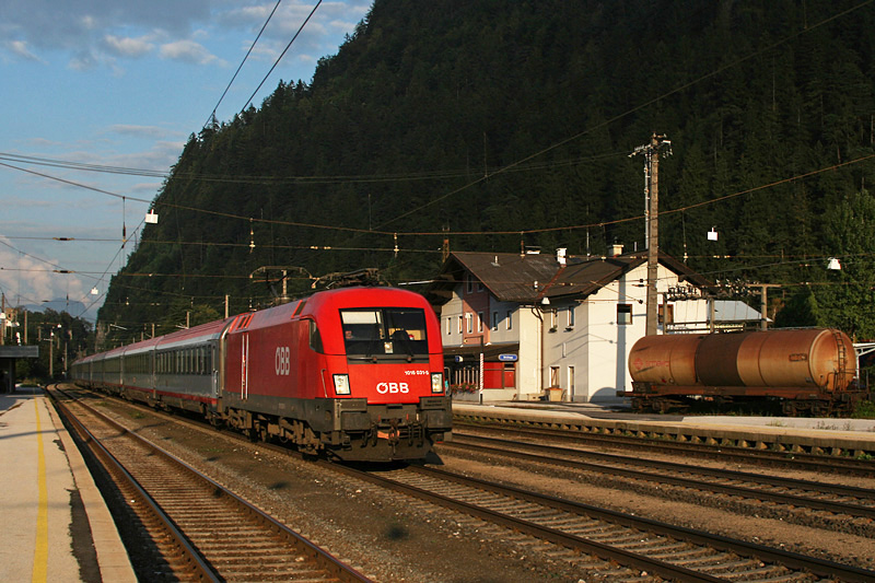1016 031 mit OEC 566 am 19.09.2009 in Brixlegg.