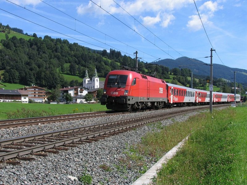 1016 038-0 mit REX 1504 Schwarzach-St. Veit-Innsbrck Hbf bei Brixen im Thale am 26-8-2008.