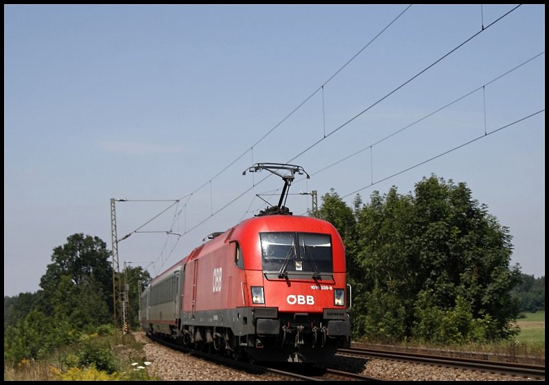1016 039 und 1116 083 (am Zugschluss) sind mit dem OEC 113, Frankfurt(Main)Hbf - Klagenfurt Hbf, bei Ostermnchen unterwegs. Gru an Lastabwurf.