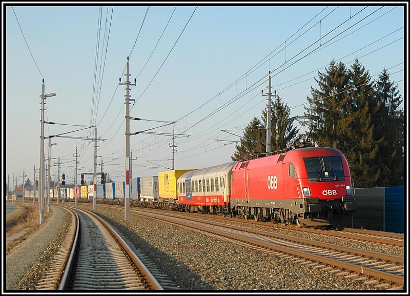 1016 045 kurz nach der Durchfahrt in Kalsdorf mit einer RoLa Richtung Slowenischer Grenze am 20.3.2006