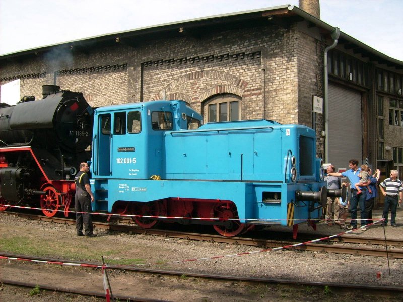 102 001 wurde am 06.07.08 im DB-Museum ausgestellt.