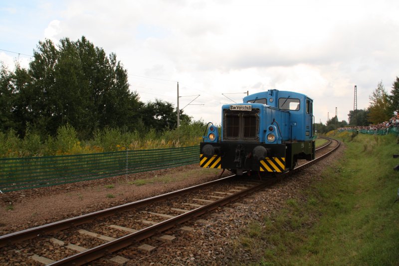 102 002-3 bei der groen Fahrzeugparade am 22.08.09 im SEM-Chemnitz-Hilbersdorf.