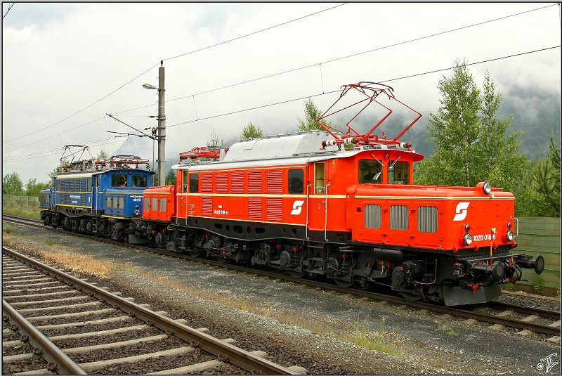 1020 018 & 1020 041 MWB stehen in Villach Sd Gvb.
Villach 06.06.2009