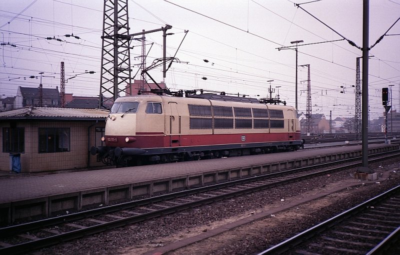 103 111-1 Nrnberg Hbf Februar 1989.
