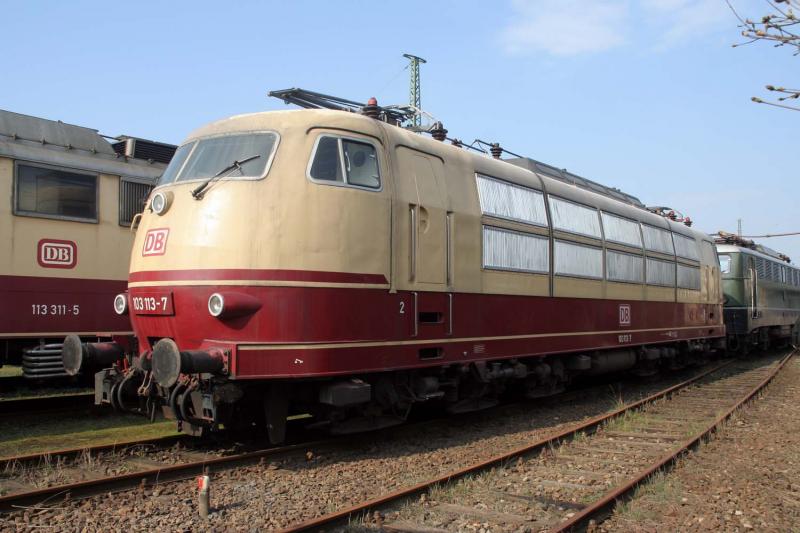 103 113-7 im DB Museum Koblenz am 8-4-2006