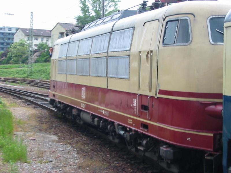 103-113 rangiert in Heidelberg Hbf ein.