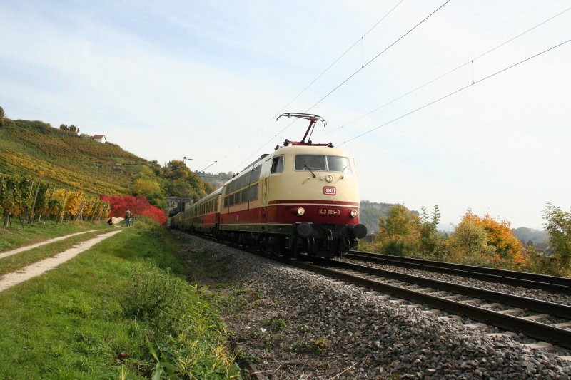 103 184-8 mit TEE  am 12.10.2008 bei Istein.