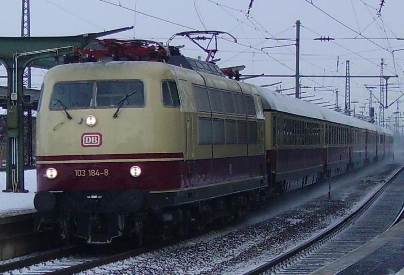 103 184 am 29.12.05 hier in Worms . Der Zug war auf dem weg nach Salzburg .