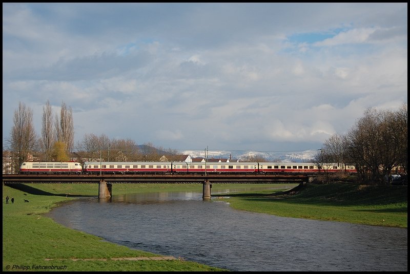 103 184 berquert am 25.03.08 mit TEE 91304 die Murgbrcke in Rastatt.