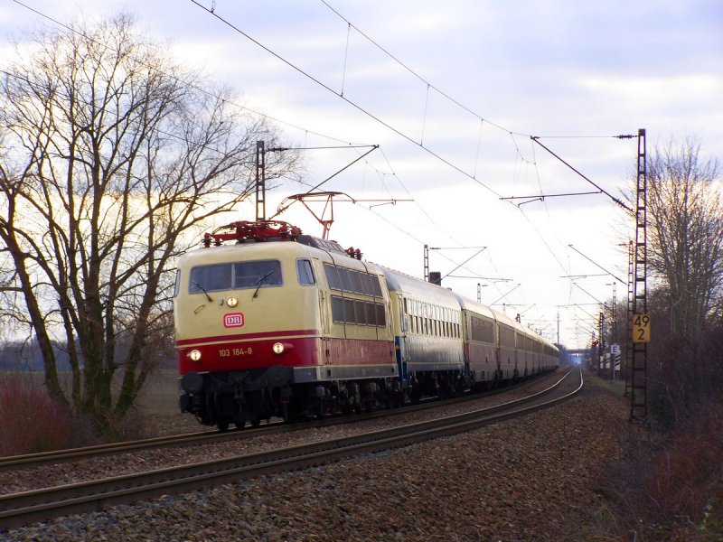 103 184 mit Lr79856 am 4.2.07 bei Worms.