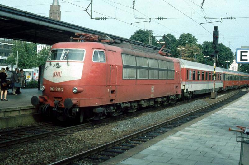 103 214 mit EC 28 am 20.07.1994 in Bonn Hbf

