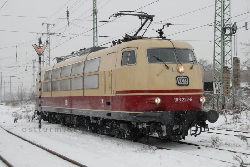 103 222-6 (DB-Systemtechnik Minden) am 7.1.09 in Cottbus