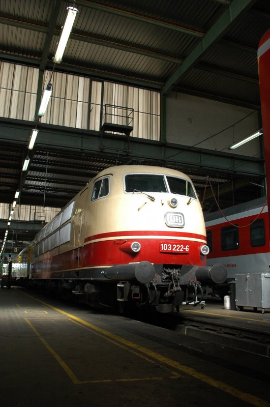103 222 am 31.05.08 im Wagenwerk M�nchen-Pasing (TdoT)