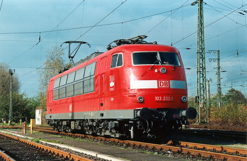 103 223 setzt in Emmerich um. 11.2000 (Scan vom Bild)