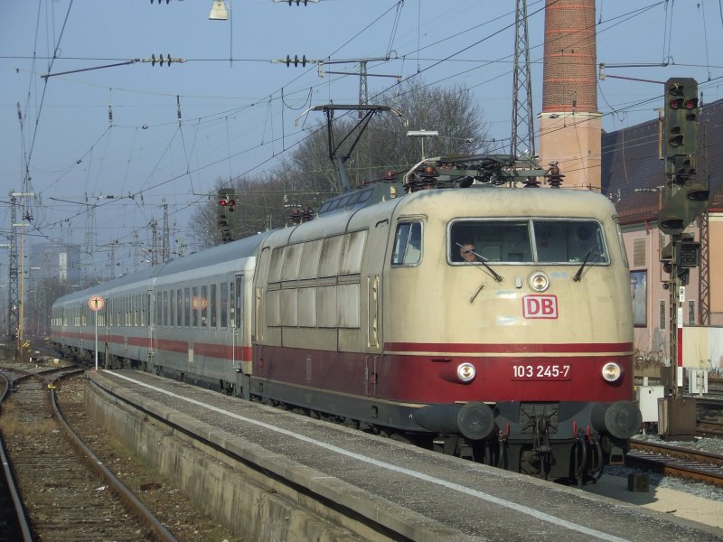 103 245 am 3.1.2009 in Augsburg Hbf