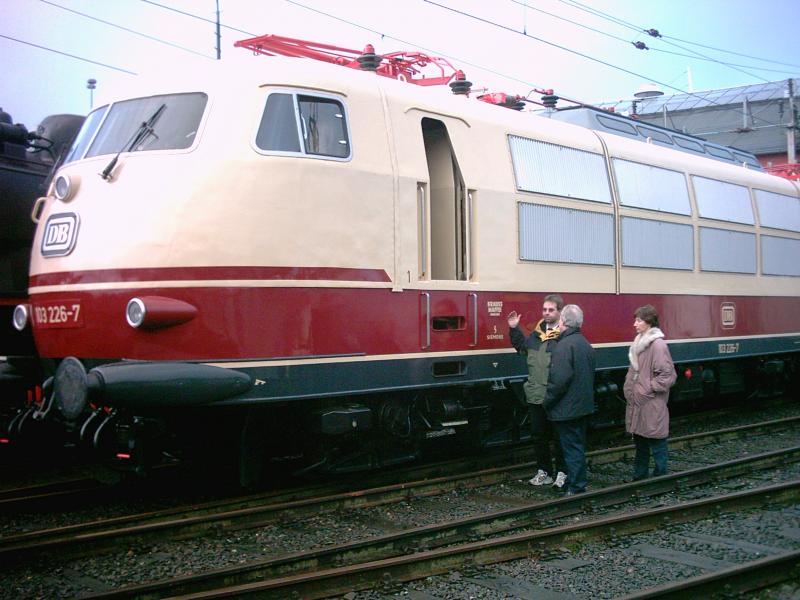 103226 in Siegen man beachte den Superzustand der Lok..............