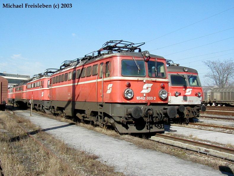 1042 003-2 am 24.Februar 2003, bereits abgestellt in der Traktion Wien Nord