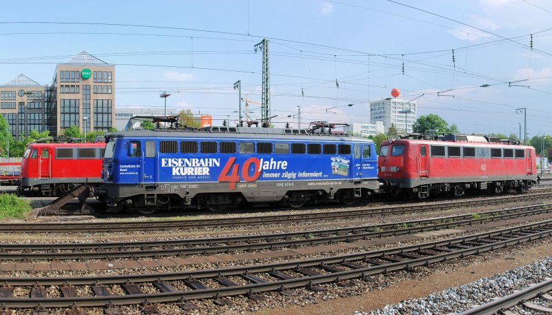 1042 520 sowie 115 154 rechts und 115 459 links am 02.05.09 in Mnchen Ost