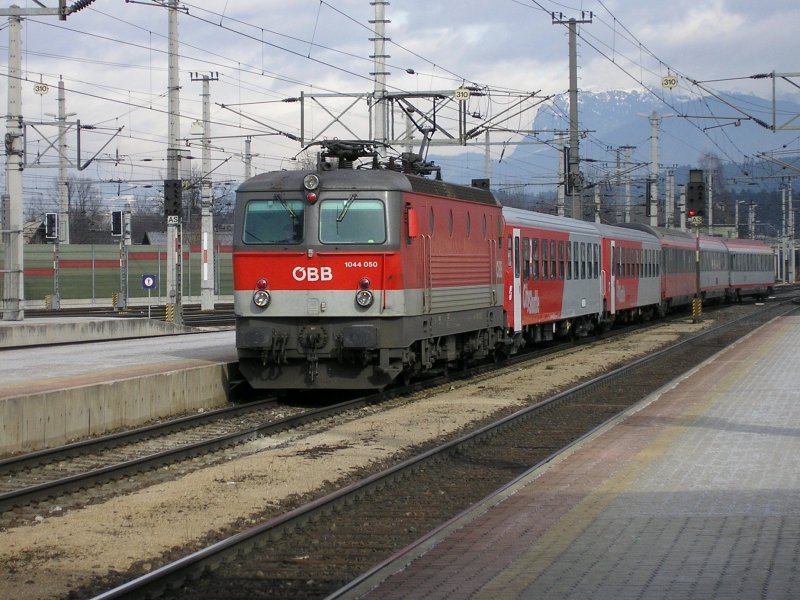 1044 050 bespannt �BB IC 642 Hotel IBIS.21.02.2008 W�rgl