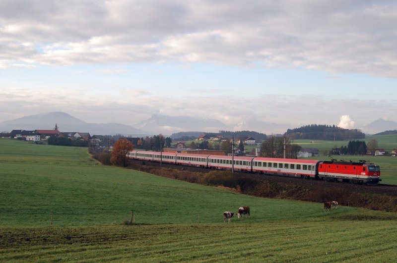 1044 115 mit OIC 545 bei Weng (05.11.2007)