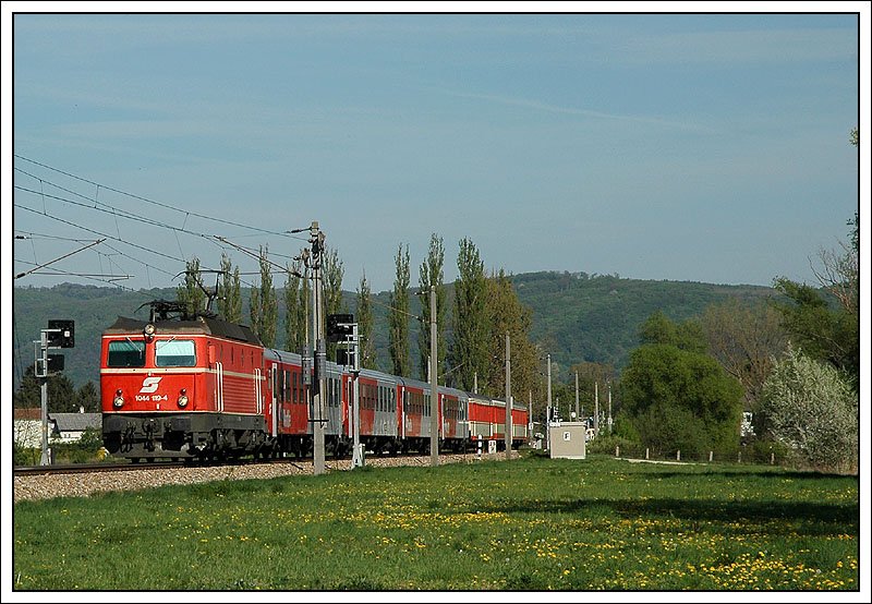 1044 119 bespannte am 16.4.2007 REX 2114 „Waldviertel-Kurier“ von Wien nach Gmnd.