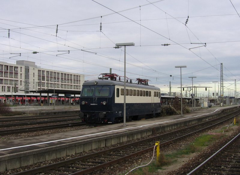 1046 024 der Rheinhessischen Eisenbahn GmbH in Mnchen Ost (05.12.2006)
