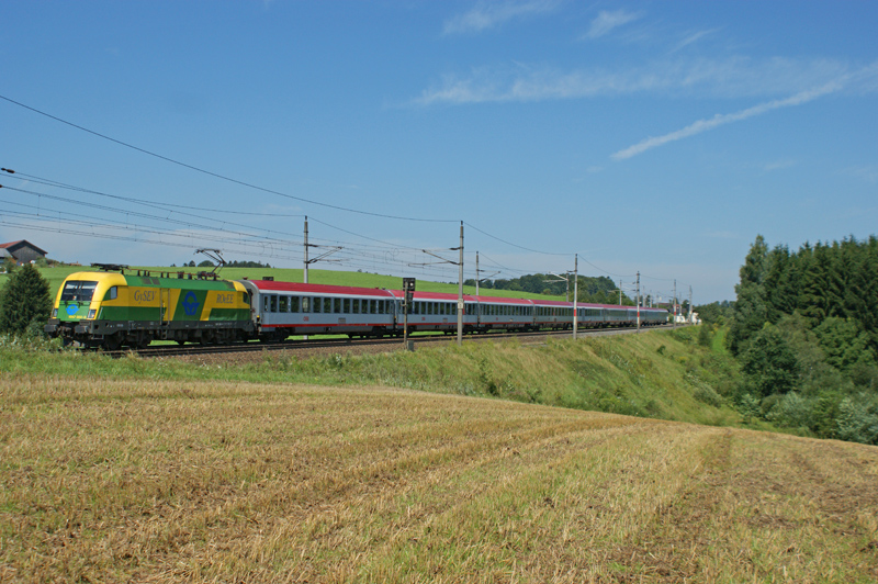 1047 502 bespannt am 8.8.2009 den OIC 549  A1 Black berry , hier kurz vor der Haltestelle Pndorf.