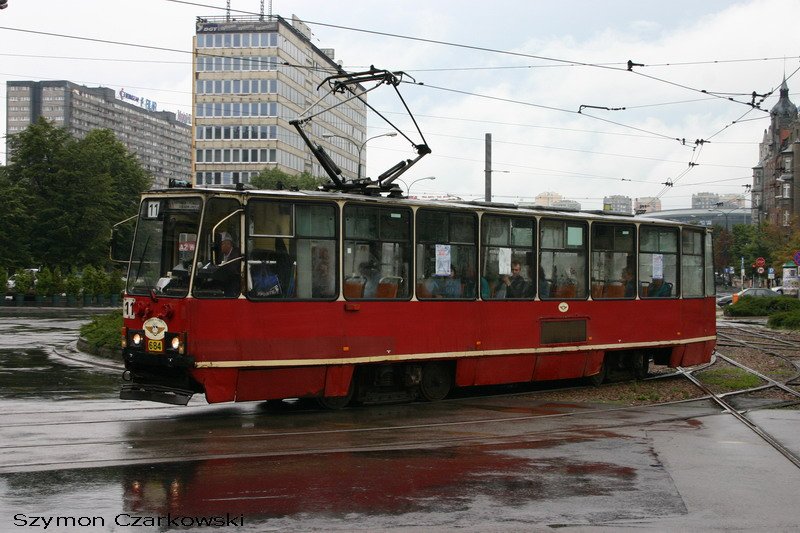 105N - Wagen 684 Linie 11 in Katowice am 13.08.2006