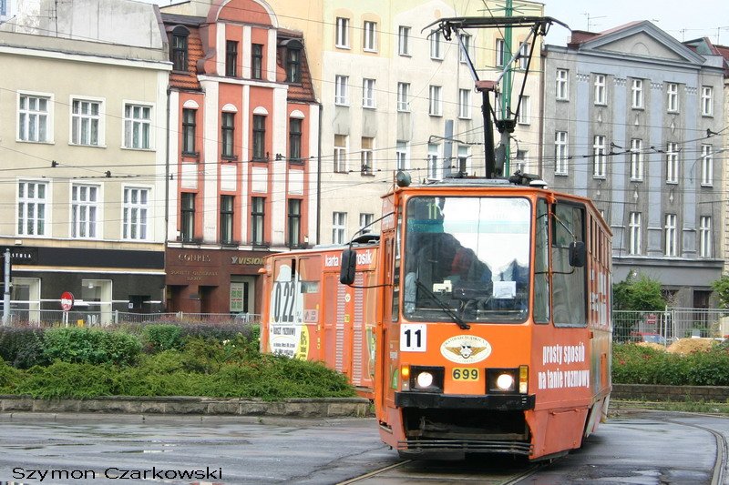 105N - Wagen 699 Linie 11 in Katowice am 06.08.2006