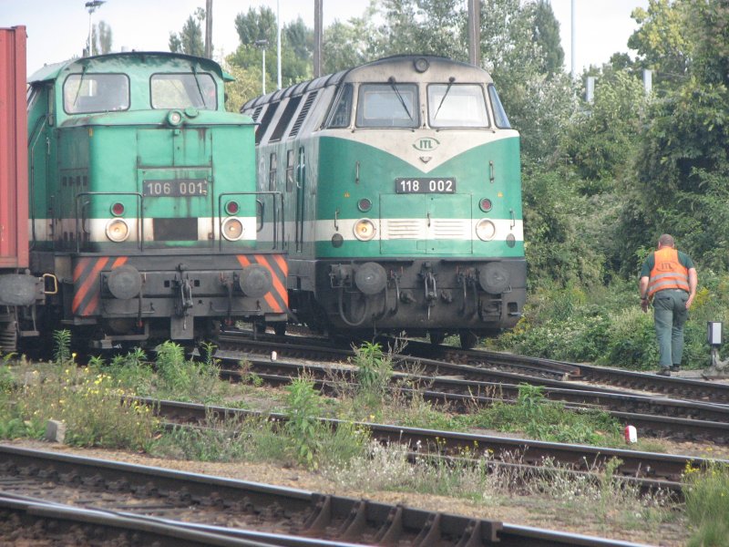 106 001 und 118 002 der ITL waren heute im Dresdner-Alberthafen zu sehen.31.08.07.