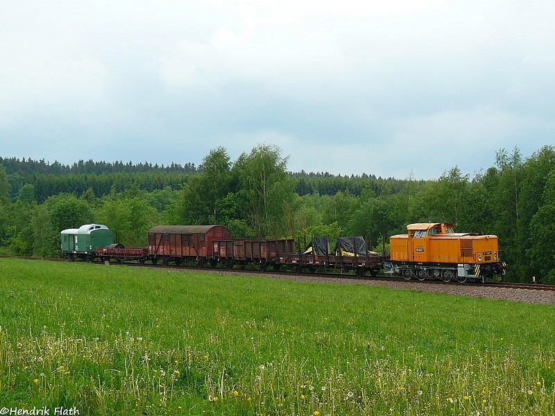 106 992 ist mit DGS 91905 am 22.05.2009 nahe Schlettau unterwegs.
