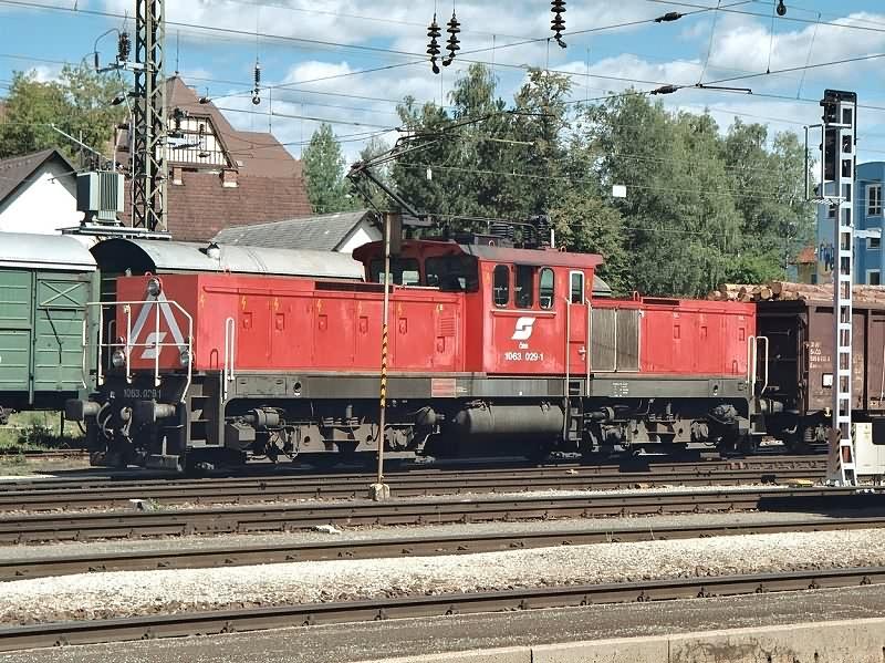 1063.029 beim Verschub im Bahnhof Zeltweg am 4.9.2003 mittags