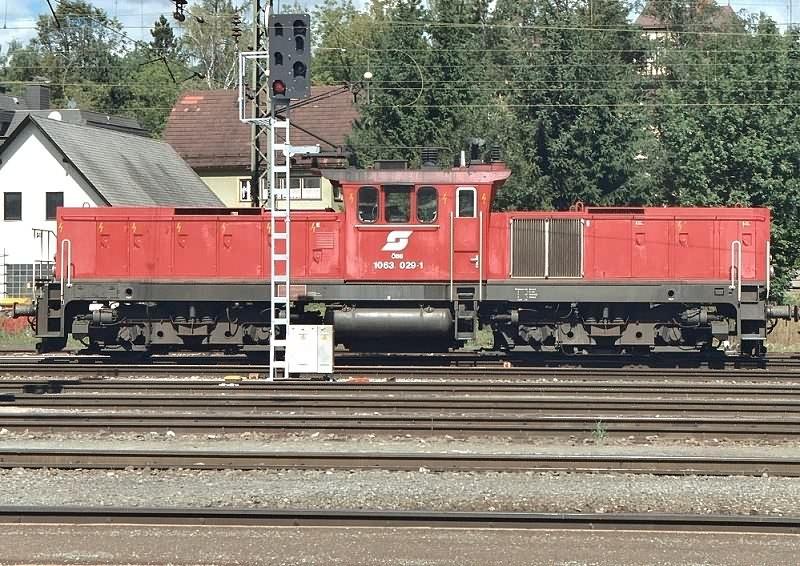 1063.029 beim Verschub im Bahnhof Zeltweg am 4.9.2003 mittags
