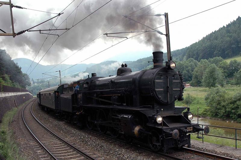 109.13 bei der Ausfahrt aus Gloggnitz am 12.6.2005