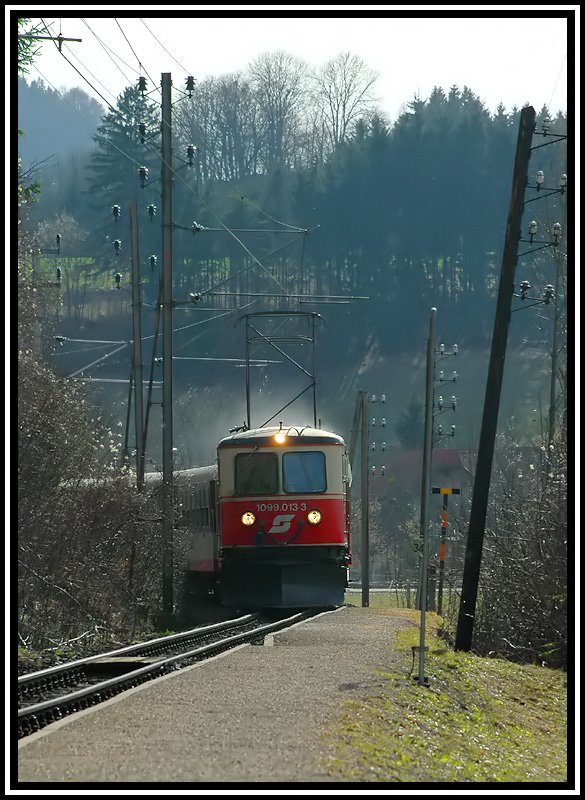 1099 013 bei der Einfahrt in Schwerbach am 1.4.2006