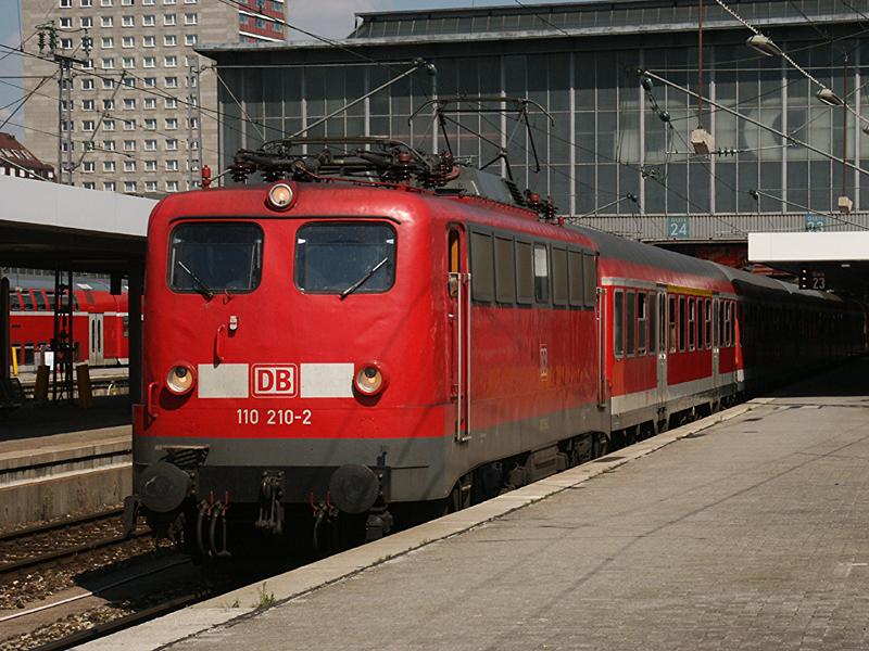 110 210-2 verl��t am 13.07.2005 M�nchen Hbf.