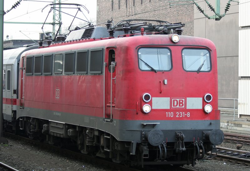 110 231-8 mit PbZ von Frankfurt nach Dortmund in Düsseldorf HBF am 29.11.2008
