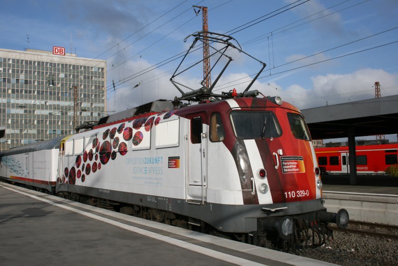 110-329-0 am 12.9.2009 in Essen HBF auf Gleis 1.