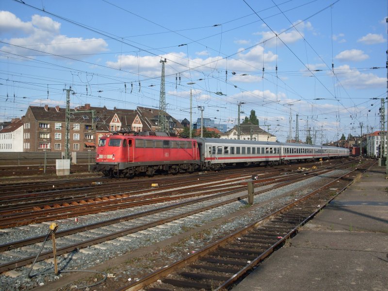 110 343 mit einem Sonderzug nach Hamburg HBF in Hannover HBF