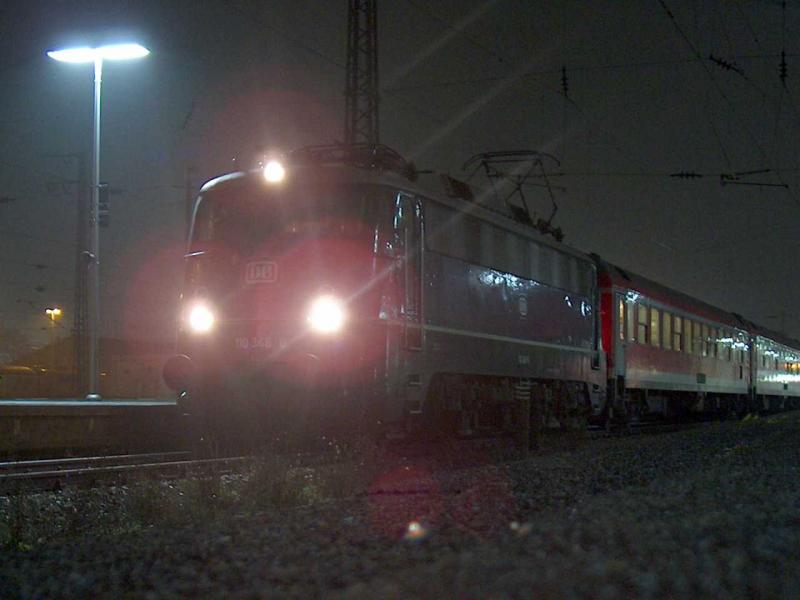 110 348 am 5.12.04 nach ankunft und umlauf in Rheine mit Sonderzug F 91640 von Hetzerath nach Rheine