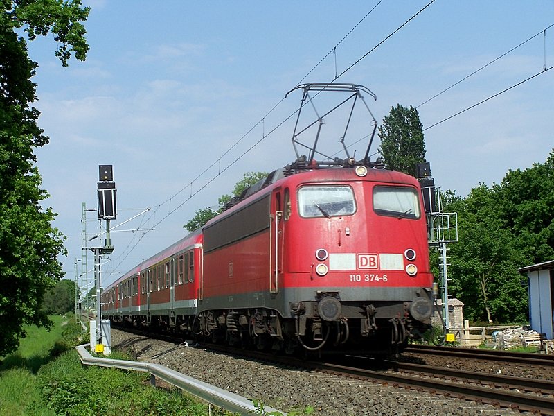 110 376-4 von Dsseldorf nach Aachen an km 28.2